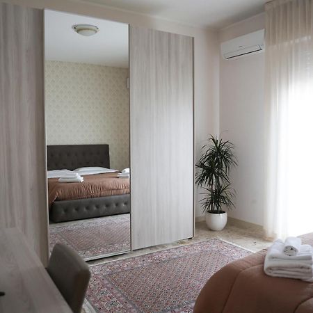 Blancohouse - Berto Luxury Rimini Centro Storico Apartamento Exterior foto