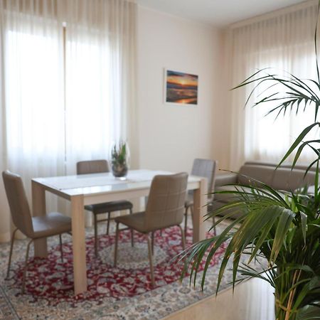 Blancohouse - Berto Luxury Rimini Centro Storico Apartamento Exterior foto