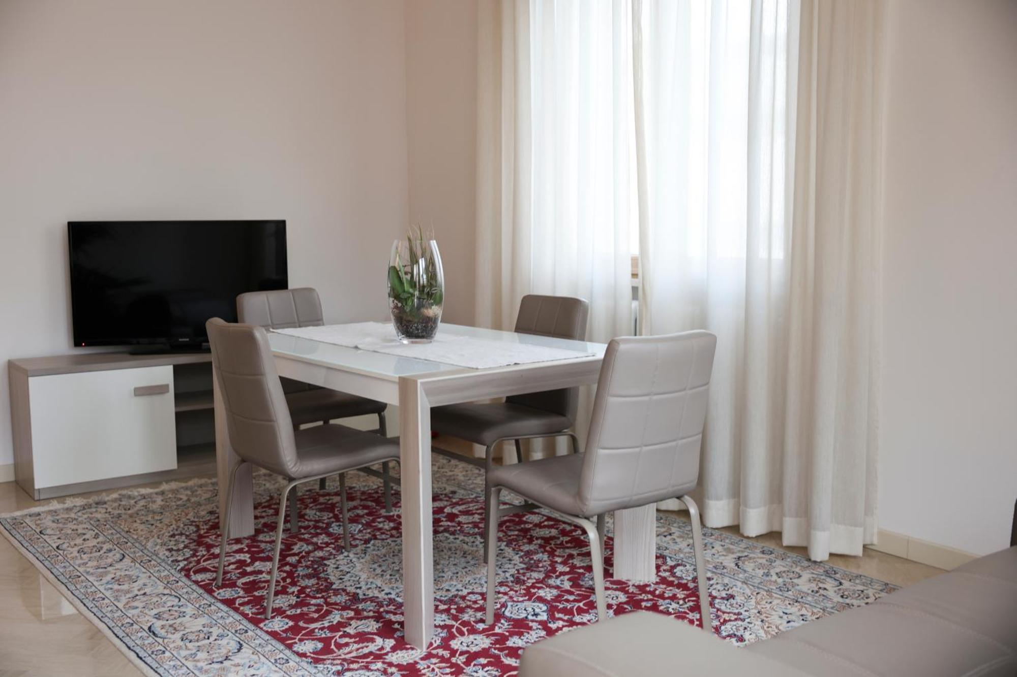 Blancohouse - Berto Luxury Rimini Centro Storico Apartamento Exterior foto